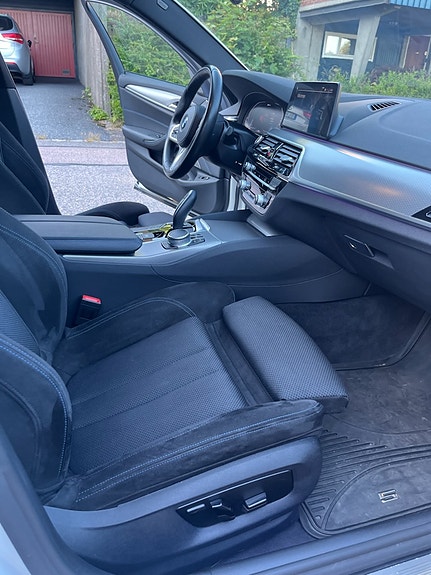 BMW 530e 8 of 12