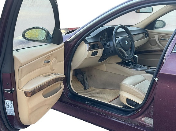 BMW 325i 9 of 16