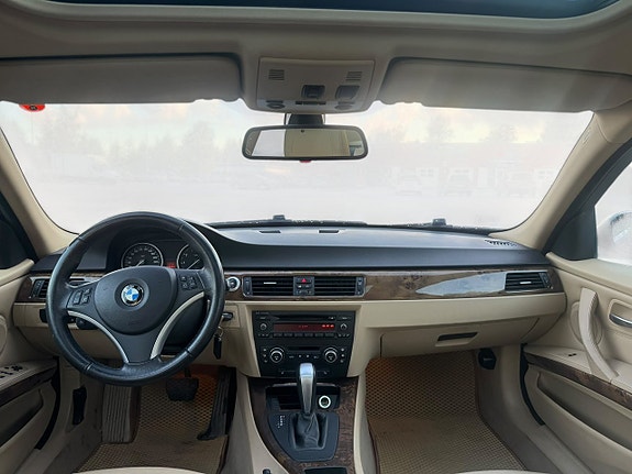 BMW 325i 11 of 16