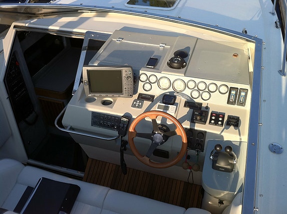 Sunseeker Cobra 39 – Totalrenoverad – Över 1Milj investerat 16 of 30