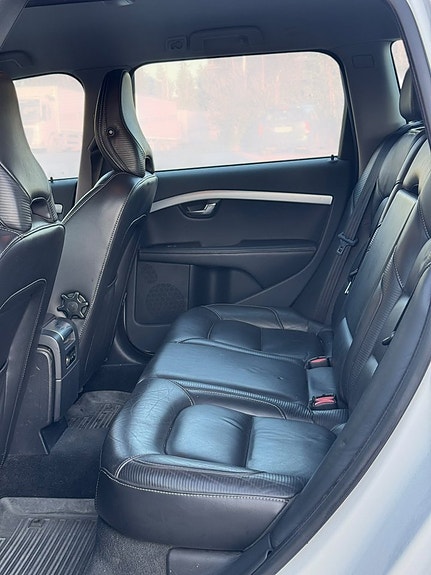 Volvo V70 9 of 15