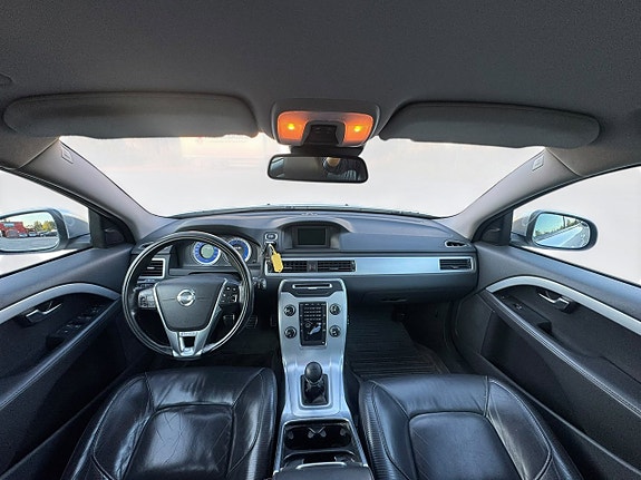 Volvo V70 10 of 15
