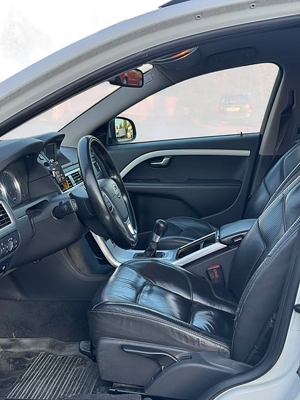 Volvo V70 8 of 15