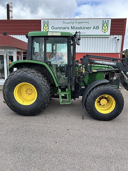 John Deere 6110 TRAKTOR -2001 2 of 8