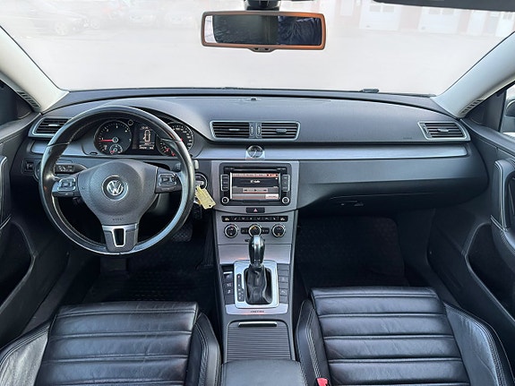 Volkswagen Passat 7 of 13