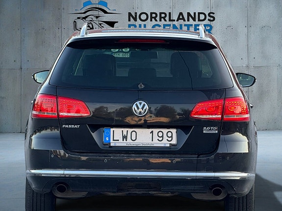 Volkswagen Passat 12 of 13