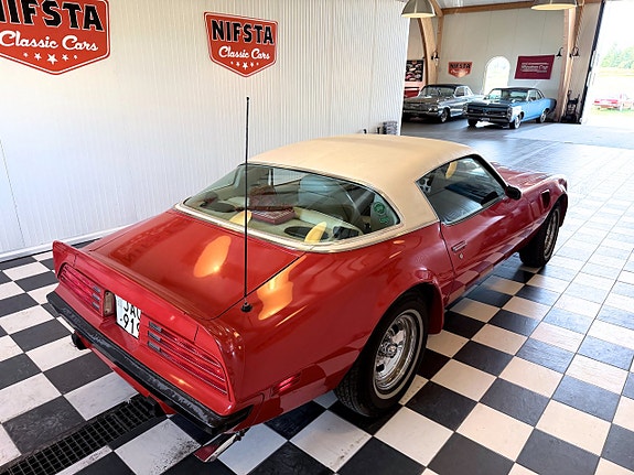Pontiac Firebird 8 of 30