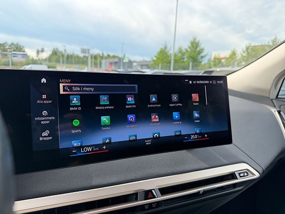 BMW iX 9 of 27