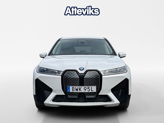 BMW iX 2 of 27