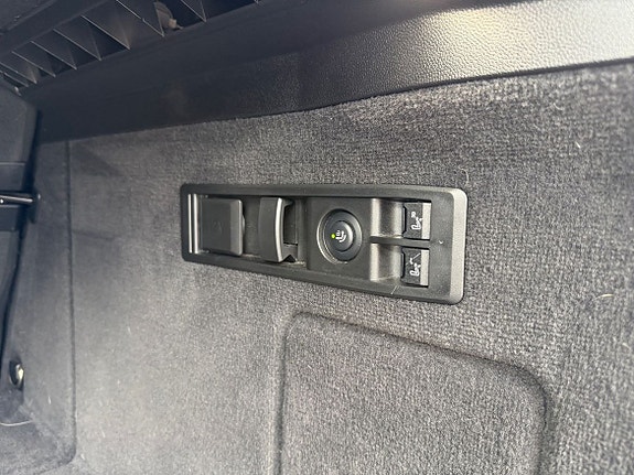 BMW iX 23 of 27
