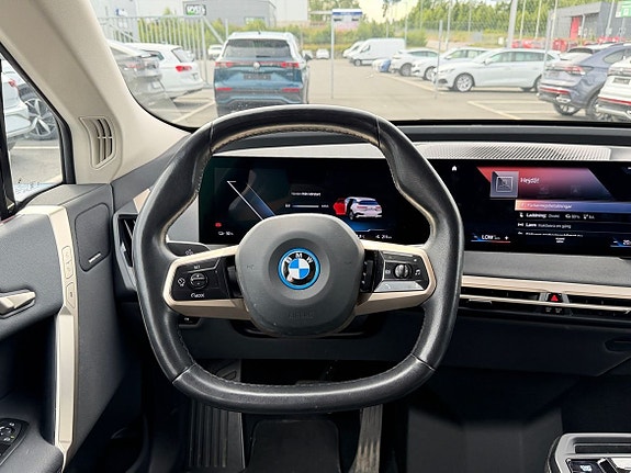 BMW iX 6 of 27
