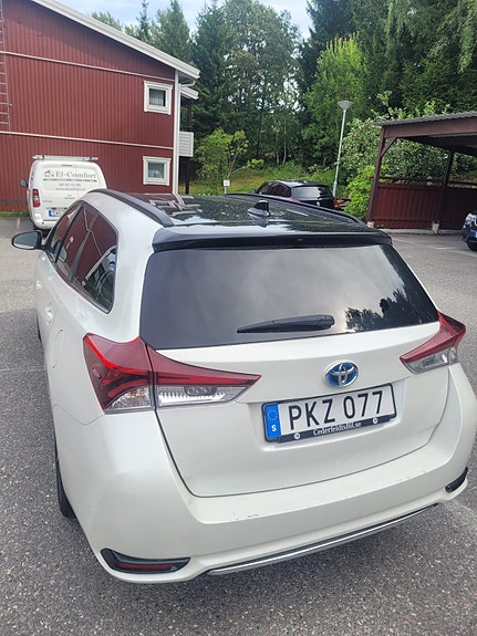Toyota Auris 5 of 10