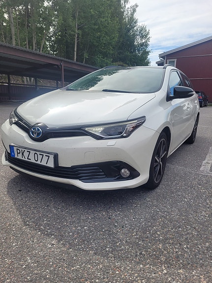 Toyota Auris 3 of 10