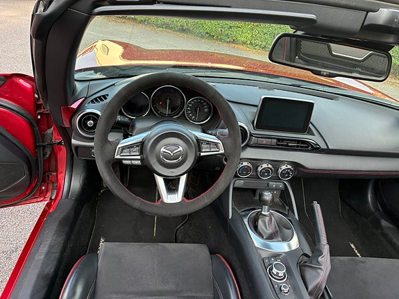 Mazda MX-5 4 of 6