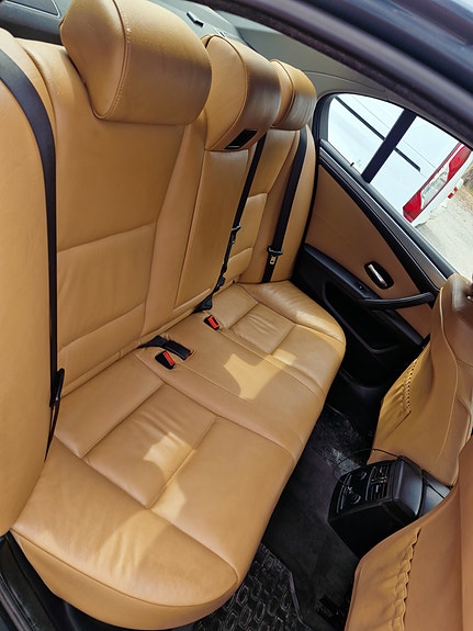 BMW 523i 4 of 14