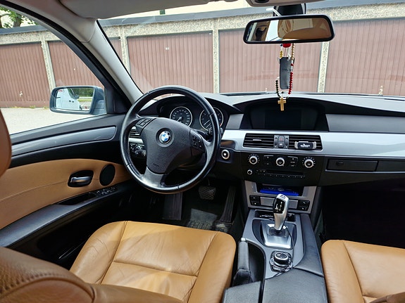 BMW 523i 5 of 14