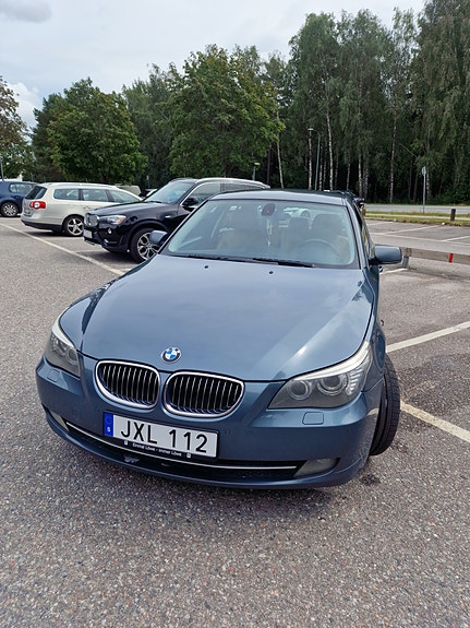 BMW 523i 2 of 14