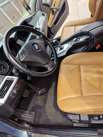 BMW 523i 7 of 14