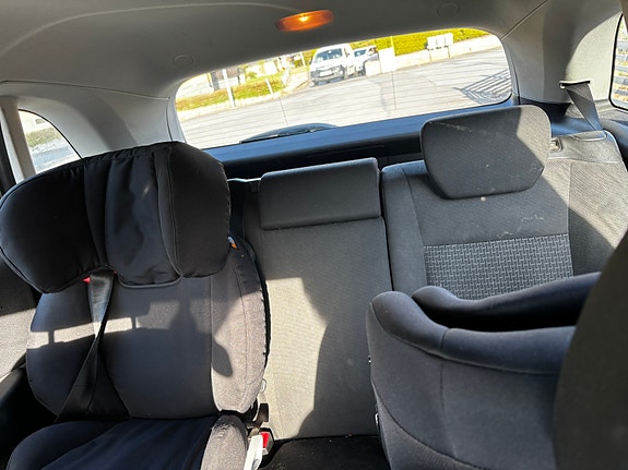 Mercedes-Benz B170 8 of 9