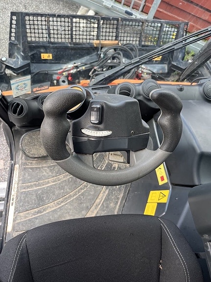 PistenBully 100 Pistmaskin / Pistmaskiner 7 of 9