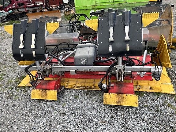 PistenBully 100 Pistmaskin / Pistmaskiner 9 of 9