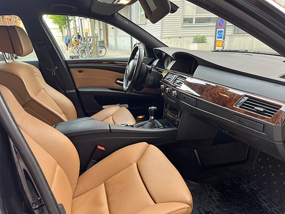 BMW 525i 8 of 10