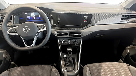 Volkswagen Polo 10 of 13