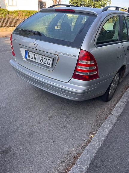 Mercedes-Benz C180 8 of 8