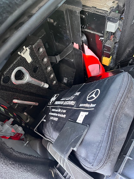 Mercedes-Benz C180 6 of 8