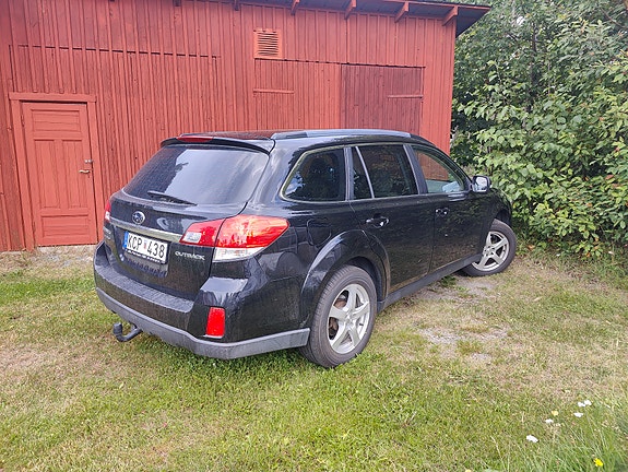 Subaru Outback 2 of 19