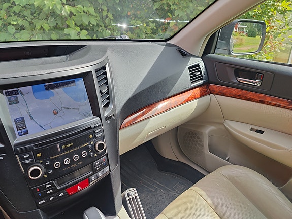 Subaru Outback 12 of 19