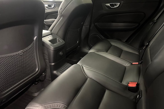 Volvo XC60 12 of 23