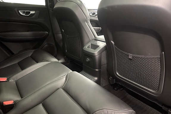 Volvo XC60 11 of 23