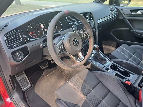Volkswagen Golf VII 4 of 8