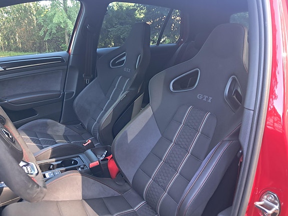 Volkswagen Golf VII 5 of 8