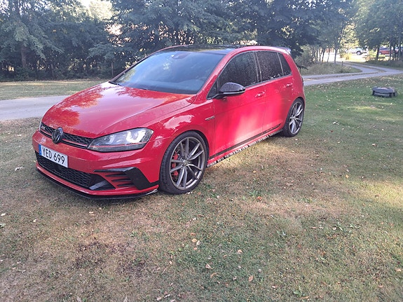 Volkswagen Golf VII 2 of 8