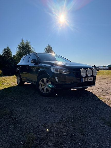 Volvo XC60 2 of 2