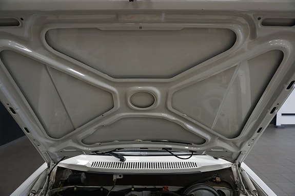 Volvo 244 14 of 24