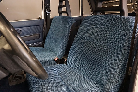 Volvo 244 19 of 24