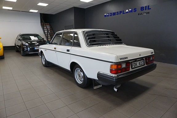 Volvo 244 6 of 24