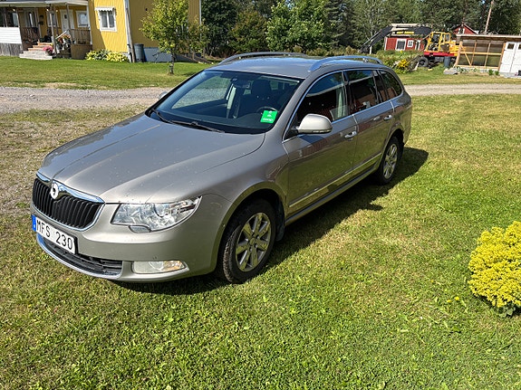 Skoda Superb 2 of 2