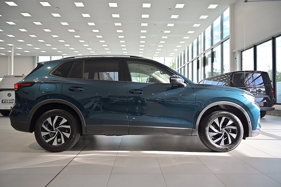 Volkswagen Tiguan 6 of 26