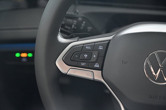 Volkswagen Tiguan 14 of 26