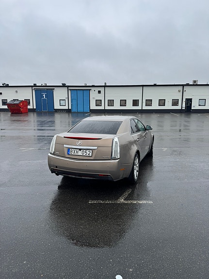 Cadillac CTS 2 of 5