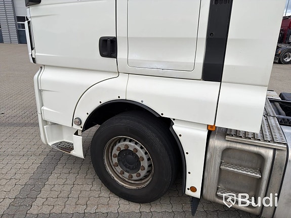 Dragbil MAN TGX 28.480 6X2-2 -2016 via auktion 9 of 27