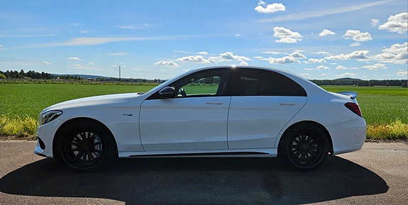 Mercedes-Benz C43 2 of 12