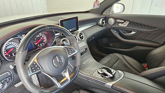 Mercedes-Benz C43 7 of 12
