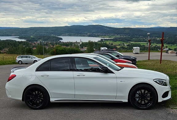 Mercedes-Benz C43 3 of 12