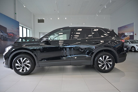 Volkswagen Tiguan 7 of 25