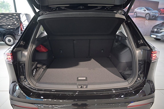 Volkswagen Tiguan 25 of 25